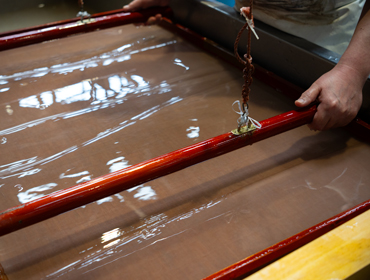 手漉き 原田賢美さん